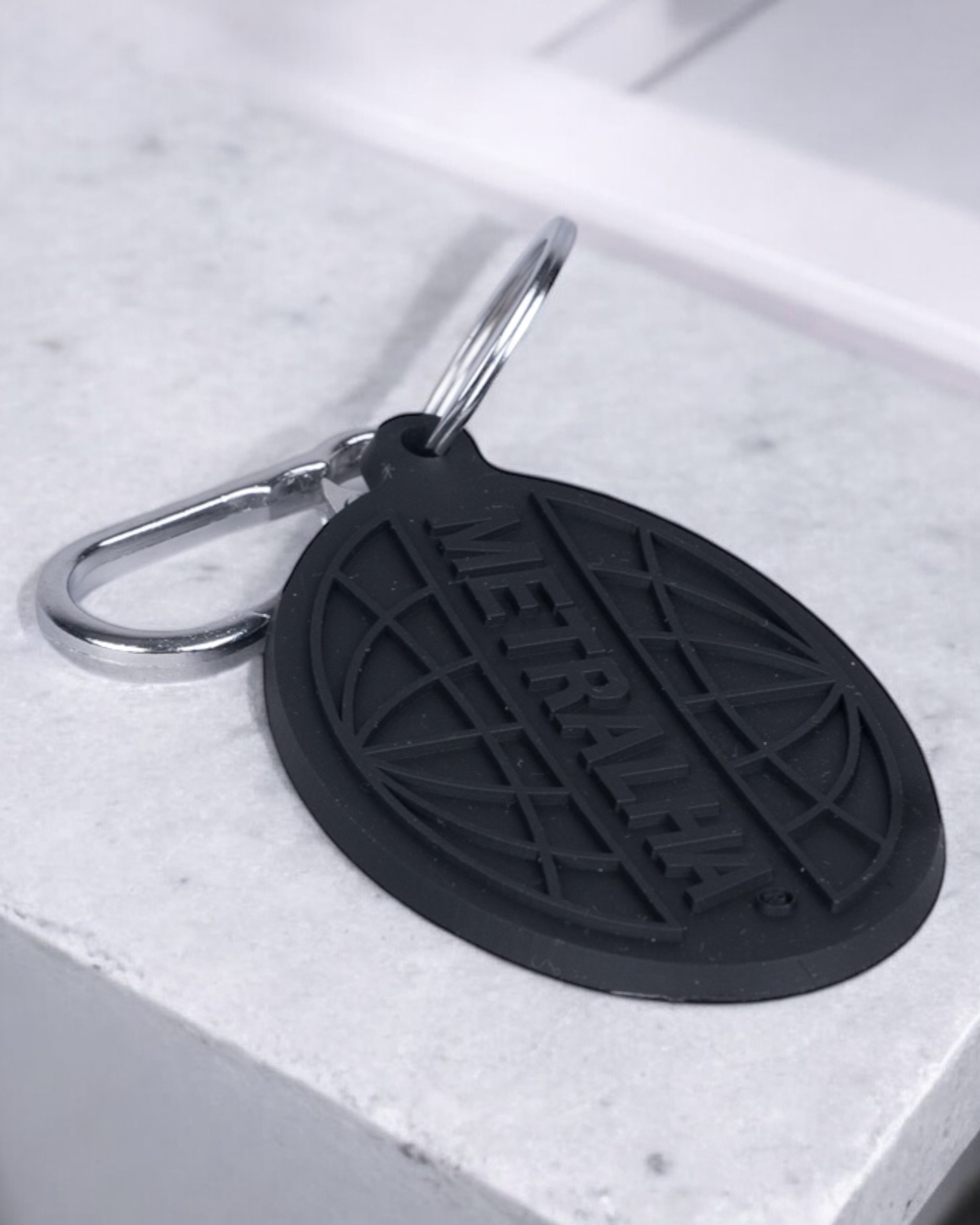 metralha-worldwide-keychain-black-limited-edition-rubber