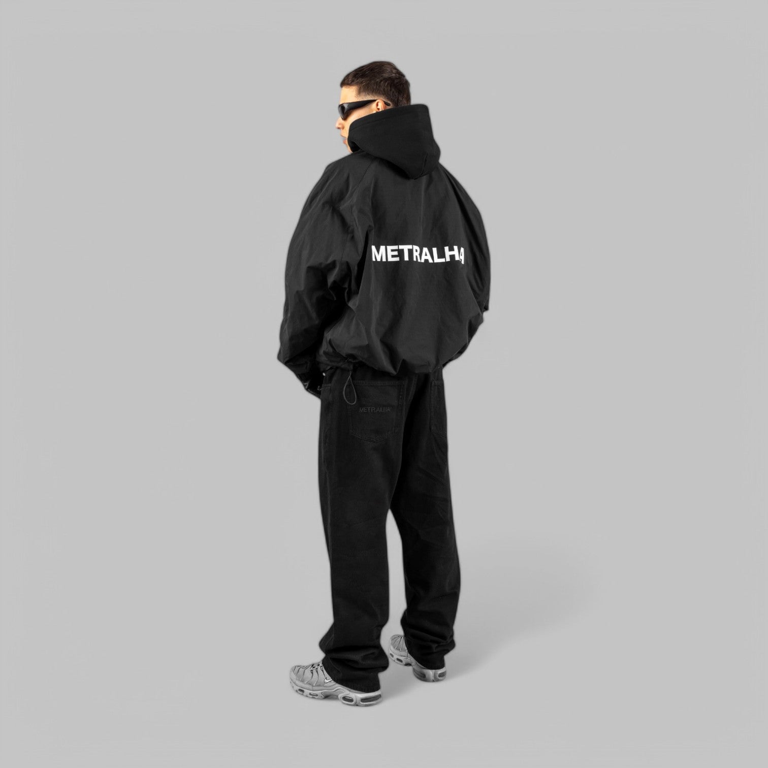 metralha-worldwide-windbreaker-black-limited-edition-logo-made-in-portugal